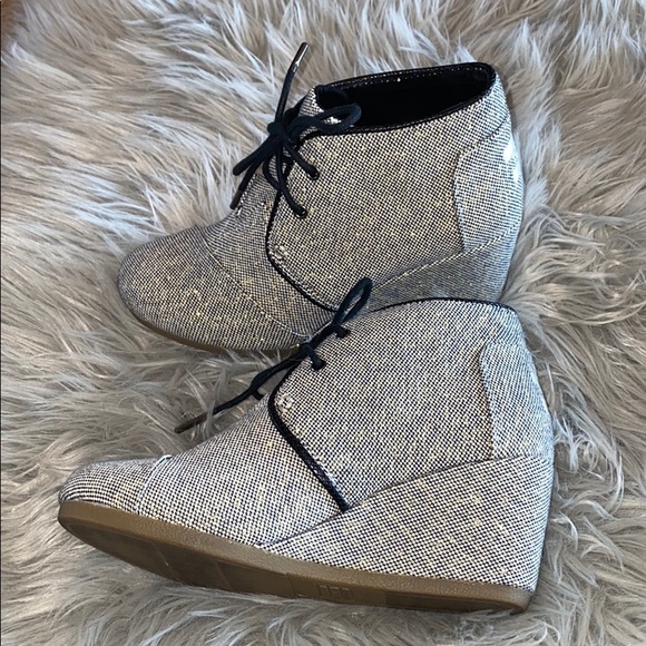 TOMS Wedges. Women’s size 6. - Picture 2 of 4